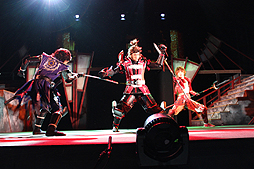 画像ギャラリー No.003のサムネイル画像 / 劇場に舞い降りたBASARA武将達の殺陣と筋肉と汗から目が離せない？　舞台「戦国BASARA2」公開ゲネプロをレポート