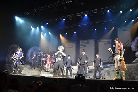 画像ギャラリー No.038のサムネイル画像 / 舞台「戦国BASARA3 -瀬戸内響嵐-」ゲネプロを写真たっぷりのレポートでお届け。陰謀渦巻く瀬戸内に，剣戟とザビー教の嵐が吹き荒れる!?