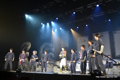 画像ギャラリー No.040のサムネイル画像 / 舞台「戦国BASARA3 -瀬戸内響嵐-」ゲネプロを写真たっぷりのレポートでお届け。陰謀渦巻く瀬戸内に，剣戟とザビー教の嵐が吹き荒れる!?