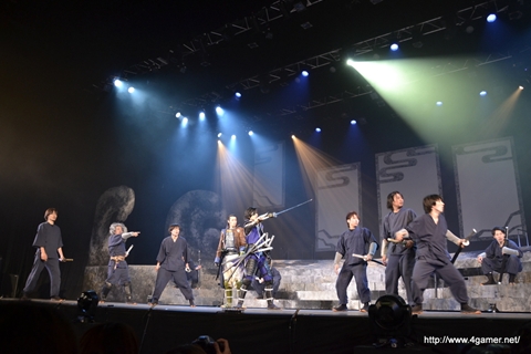 画像ギャラリー No.041のサムネイル画像 / 舞台「戦国BASARA3 -瀬戸内響嵐-」ゲネプロを写真たっぷりのレポートでお届け。陰謀渦巻く瀬戸内に，剣戟とザビー教の嵐が吹き荒れる!?