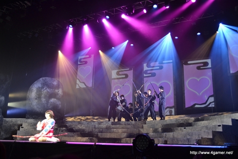 画像ギャラリー No.046のサムネイル画像 / 舞台「戦国BASARA3 -瀬戸内響嵐-」ゲネプロを写真たっぷりのレポートでお届け。陰謀渦巻く瀬戸内に，剣戟とザビー教の嵐が吹き荒れる!?