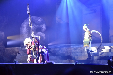 画像ギャラリー No.049のサムネイル画像 / 舞台「戦国BASARA3 -瀬戸内響嵐-」ゲネプロを写真たっぷりのレポートでお届け。陰謀渦巻く瀬戸内に，剣戟とザビー教の嵐が吹き荒れる!?
