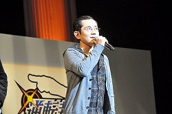 画像ギャラリー No.005のサムネイル画像 / 「逆転裁判5」制作決定の発表や，巧舟氏をはじめとするシリーズ開発陣のトークショーで盛り上がった「逆転裁判10周年 特別法廷」レポート