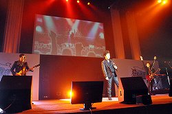 画像ギャラリー No.021のサムネイル画像 / 「逆転裁判5」制作決定の発表や，巧舟氏をはじめとするシリーズ開発陣のトークショーで盛り上がった「逆転裁判10周年 特別法廷」レポート