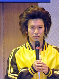 画像ギャラリー No.015のサムネイル画像 / 今度は舞台で法廷バトル! 成歩堂龍一役の兼崎健太郎さんや御剣怜侍役の和田琢磨さんも登場した,舞台「逆転裁判 〜逆転のスポットライト〜」制作発表会をレポート