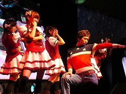 画像ギャラリー No.008のサムネイル画像 / ［AOU2012］手の動きで「舞い」を表現し，「踊ってみた」動画を録画/投稿できる「maimai」ステージイベントレポ＆ミニインタビュー