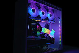 画像ギャラリー No.004のサムネイル画像 / 「ASUS Aura Sync」対応PCパーツで華やかに光るゲーマー向けデスクトップPCがサイコムから