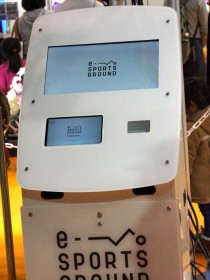 画像ギャラリー No.007のサムネイル画像 / ［JAEPO2013］JAEPO会場でちょっと見かけた気になるもの。パズドラ，音ゲー，静音レバーにコンパニオンまでまとめて紹介