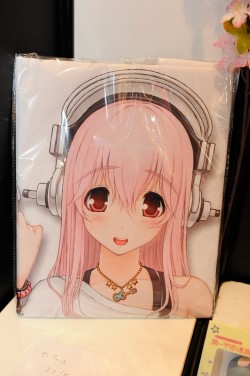 画像ギャラリー No.061のサムネイル画像 / ［JAEPO2013］JAEPO会場でちょっと見かけた気になるもの。パズドラ，音ゲー，静音レバーにコンパニオンまでまとめて紹介