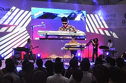 画像ギャラリー No.002のサムネイル画像 / [TGS 2013」まさかの全国ツアーが決定? 「パズドラZ」のボスバトル曲もいち早く披露された,伊藤賢治氏のスペシャルライブをレポート
