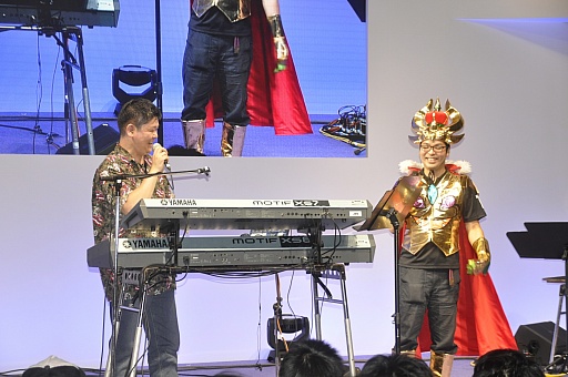 画像ギャラリー No.008のサムネイル画像 / [TGS 2013」まさかの全国ツアーが決定? 「パズドラZ」のボスバトル曲もいち早く披露された,伊藤賢治氏のスペシャルライブをレポート