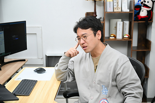 画像ギャラリー No.006のサムネイル画像 / ［インタビュー］熱狂からの転落を経て，マックスむらいは“揺るぎないもの”でもう一度ピークを目指す。YouTube20周年を機に聞く氏の半生と展望