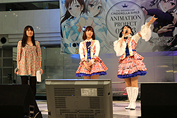 画像ギャラリー No.008のサムネイル画像 / 「アイドルマスター シンデレラガールズ」のCD発売記念イベントが，サンシャインシティの噴水広場で開催。第4回総選挙の実施も発表