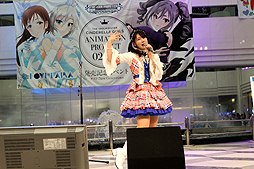 画像ギャラリー No.019のサムネイル画像 / 「アイドルマスター シンデレラガールズ」のCD発売記念イベントが，サンシャインシティの噴水広場で開催。第4回総選挙の実施も発表