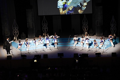 画像ギャラリー No.008のサムネイル画像 / 「THE IDOLM@STER CINDERELLA GIRLS SUMMER FESTIV@L 2015」大阪公演をレポート。三宅さんの悩みとは何なのか?