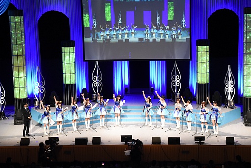 画像ギャラリー No.009のサムネイル画像 / 「THE IDOLM@STER CINDERELLA GIRLS SUMMER FESTIV@L 2015」大阪公演をレポート。三宅さんの悩みとは何なのか?