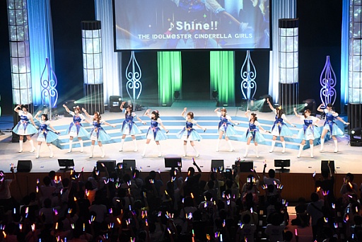 画像ギャラリー No.010のサムネイル画像 / 「THE IDOLM@STER CINDERELLA GIRLS SUMMER FESTIV@L 2015」大阪公演をレポート。三宅さんの悩みとは何なのか?