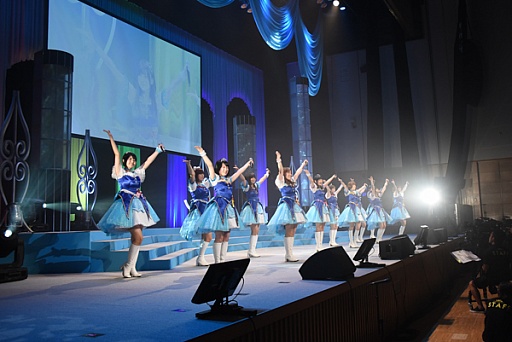 画像ギャラリー No.011のサムネイル画像 / 「THE IDOLM@STER CINDERELLA GIRLS SUMMER FESTIV@L 2015」大阪公演をレポート。三宅さんの悩みとは何なのか?