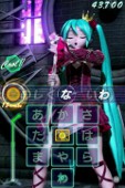 画像ギャラリー No.028のサムネイル画像 / iOS用アプリ「ミクフリック」の配信が本日スタート。表示される歌詞をフリック操作で入力して，初音ミクのライブの成功を目指せ