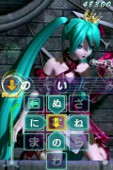 画像ギャラリー No.029のサムネイル画像 / iOS用アプリ「ミクフリック」の配信が本日スタート。表示される歌詞をフリック操作で入力して，初音ミクのライブの成功を目指せ
