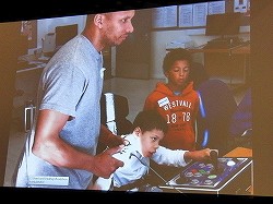 画像ギャラリー No.004のサムネイル画像 / ［GDC 2012］ゲームで世界を変える！　イギリス政府が認めるゲーム業界の最重要人物，イアン・リビングストーン卿による講演をレポート