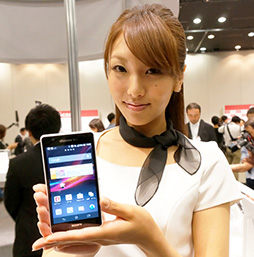 画像ギャラリー No.002のサムネイル画像 / 話題のNTTドコモの2013年夏スマホ＆タブレット 計4機種をじっくりテスト。ベンチも計測してみた