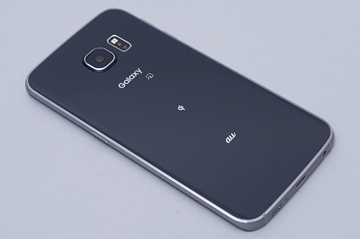 画像ギャラリー No.004のサムネイル画像 / 独自SoC採用のSamsung製スマートフォン「Galaxy S6 edge」レビュー。側面がカーブした曲面ボディはゲームで使いやすいのか