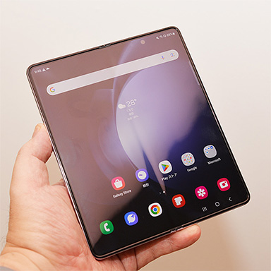 画像ギャラリー No.001のサムネイル画像 / 折りたたみ式スマホ「Galaxy Z Fold5」「Galaxy Z Flip5」が国内発表。ヒンジの改良でより薄型軽量化を実現