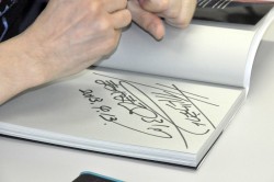 画像ギャラリー No.025のサムネイル画像 / 資料と共に振り返る「.hack」の11年。松山&新里氏が当時を語る「『.hack』シリーズ完全設定資料集」発売記念トーク&サイン会レポート