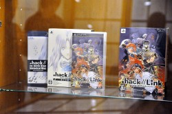 画像ギャラリー No.032のサムネイル画像 / 資料と共に振り返る「.hack」の11年。松山&新里氏が当時を語る「『.hack』シリーズ完全設定資料集」発売記念トーク&サイン会レポート