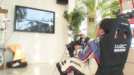 画像ギャラリー No.001のサムネイル画像 / 「WRC 3 FIA ワールドラリーチャンピオンシップ」プロラリードライバー新井敏弘選手によるインプレッションムービーが公開に