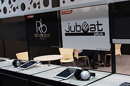 画像ギャラリー No.011のサムネイル画像 / ［TGS 2012］「jubeat」シリーズがKONAMIブースに勢揃い。最新作「jubeat saucer」とXperia版「jubeat plus」について，ディレクター陣に聞いてみた