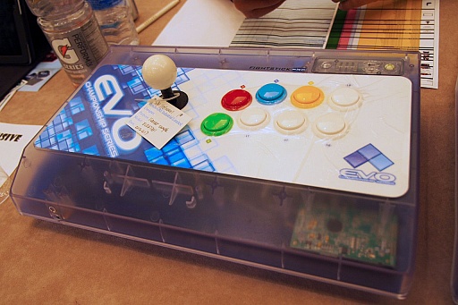 画像ギャラリー No.005のサムネイル画像 / ［EVO2012］コアゲーマーにアピールする展示が多数。会場を彩るメーカーブースレポート