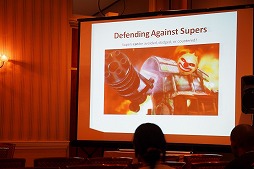 画像ギャラリー No.043のサムネイル画像 / ［EVO2012］コアゲーマーにアピールする展示が多数。会場を彩るメーカーブースレポート