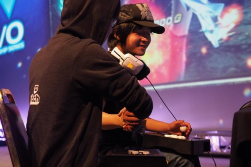 画像ギャラリー No.094のサムネイル画像 / ［EVO2014］最初のクライマックスは「鉄拳タッグ2」から。「ウルIV」「インジャスティス」「スマブラDX」の予選が行われる「Evolution 2014」初日まとめ