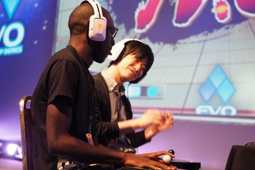 画像ギャラリー No.105のサムネイル画像 / ［EVO2014］最初のクライマックスは「鉄拳タッグ2」から。「ウルIV」「インジャスティス」「スマブラDX」の予選が行われる「Evolution 2014」初日まとめ