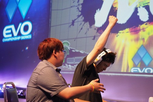 画像ギャラリー No.109のサムネイル画像 / ［EVO2014］最初のクライマックスは「鉄拳タッグ2」から。「ウルIV」「インジャスティス」「スマブラDX」の予選が行われる「Evolution 2014」初日まとめ