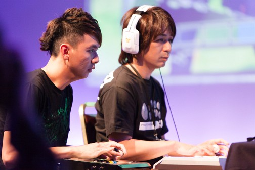 画像ギャラリー No.122のサムネイル画像 / ［EVO2014］最初のクライマックスは「鉄拳タッグ2」から。「ウルIV」「インジャスティス」「スマブラDX」の予選が行われる「Evolution 2014」初日まとめ