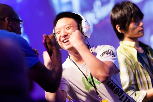 画像ギャラリー No.127のサムネイル画像 / ［EVO2014］最初のクライマックスは「鉄拳タッグ2」から。「ウルIV」「インジャスティス」「スマブラDX」の予選が行われる「Evolution 2014」初日まとめ