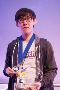 画像ギャラリー No.003のサムネイル画像 / ［EVO2014］波乱続出の「ウルIV」部門，ベスト8に進む日本人選手は4名に。初日リザルトと「鉄拳タッグ2」部門優勝・JDCR選手へのインタビューを掲載