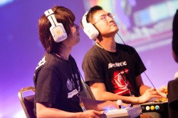 画像ギャラリー No.011のサムネイル画像 / ［EVO2014］波乱続出の「ウルIV」部門，ベスト8に進む日本人選手は4名に。初日リザルトと「鉄拳タッグ2」部門優勝・JDCR選手へのインタビューを掲載