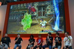 画像ギャラリー No.008のサムネイル画像 / ［TGS 2012］バンダイナムコゲームス，カプコン，セガの人気タイトル開発者達がクロスオーバー。「プロジェクト クロスゾーン」ステージイベントレポート