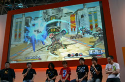 画像ギャラリー No.010のサムネイル画像 / ［TGS 2012］バンダイナムコゲームス，カプコン，セガの人気タイトル開発者達がクロスオーバー。「プロジェクト クロスゾーン」ステージイベントレポート