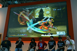 画像ギャラリー No.012のサムネイル画像 / ［TGS 2012］バンダイナムコゲームス，カプコン，セガの人気タイトル開発者達がクロスオーバー。「プロジェクト クロスゾーン」ステージイベントレポート
