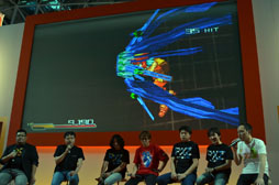 画像ギャラリー No.013のサムネイル画像 / ［TGS 2012］バンダイナムコゲームス，カプコン，セガの人気タイトル開発者達がクロスオーバー。「プロジェクト クロスゾーン」ステージイベントレポート