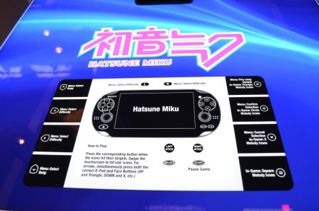 画像ギャラリー No.003のサムネイル画像 / ［E3 2012］PS Vitaでパワーアップした初音ミクがLAに再登場。 E3会場でも観客を魅了した「初音ミク -Project DIVA- f」プレイレポート