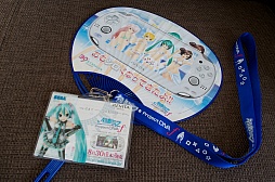 画像ギャラリー No.014のサムネイル画像 / 「初音ミク -Project DIVA- f」“Touch ＆ Try Tour 2012 summer”の模様をレポート。「サマーアイドル」を書き下ろしたOSTER projectさんも来場