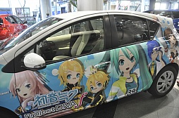 画像ギャラリー No.027のサムネイル画像 / 「アクア」「プリウス」「カローラ フィールダー」などが初音ミクとコラボ。「39’S CARAVAN presents 夏祭り 2012 in アムラックス」フォトレポート