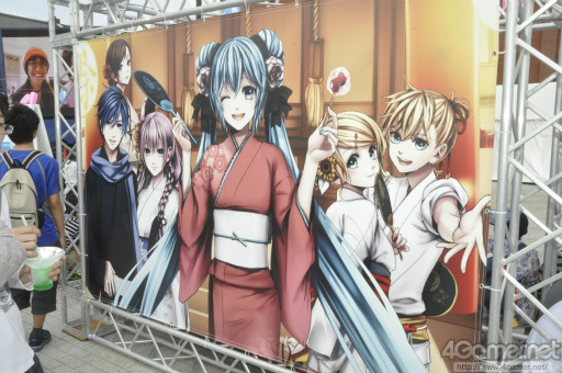 画像ギャラリー No.028のサムネイル画像 / 全国から多くのファンが集まった初音ミク生誕5周年記念イベント「夏の終わりの39祭り」の夏祭りエリアはどこもかしこもミク尽くし