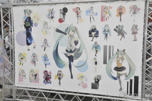 画像ギャラリー No.029のサムネイル画像 / 全国から多くのファンが集まった初音ミク生誕5周年記念イベント「夏の終わりの39祭り」の夏祭りエリアはどこもかしこもミク尽くし